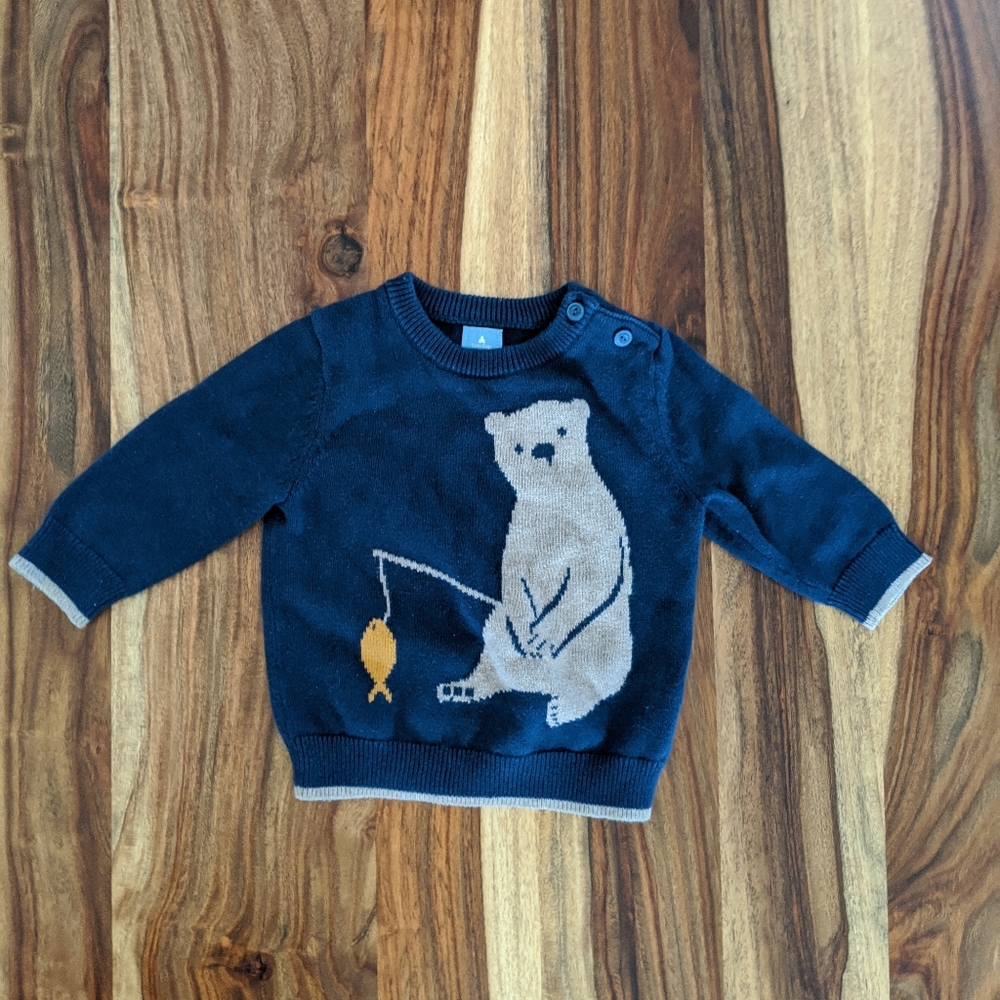 Gap. Sweater - bear fishing. GUC.